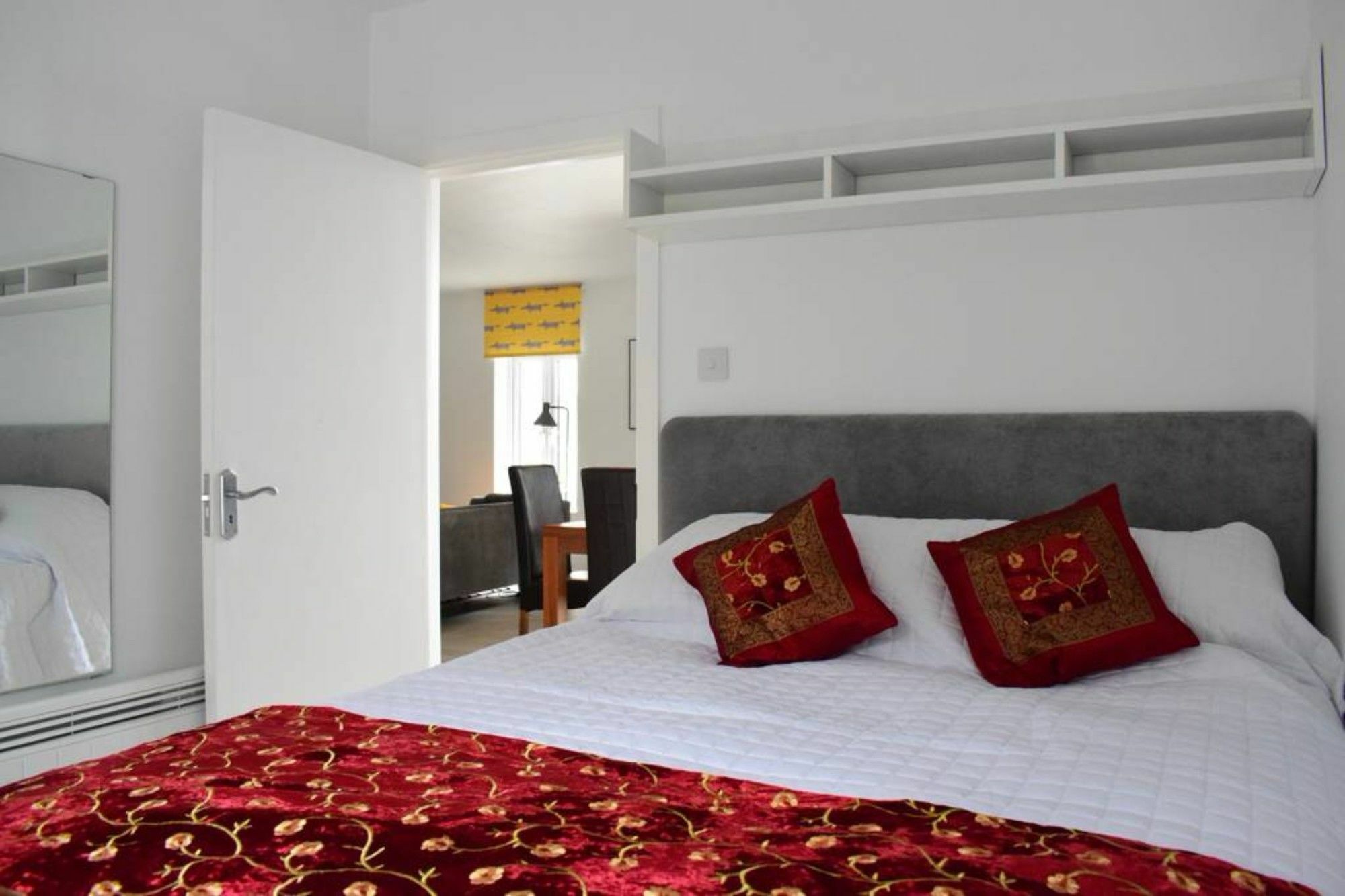 2 Bedroom Flat In Sleeps 4 Appartement *